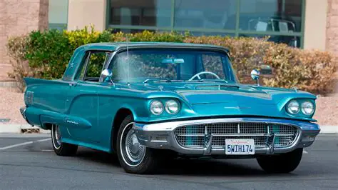 1960 Ford Thunderbird photo