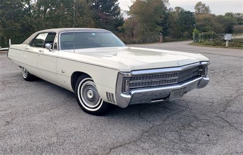 1969 Chrysler Imperial engine