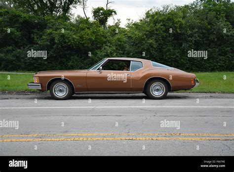 1973 Buick Riviera photo