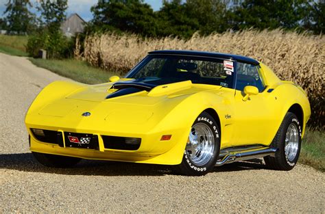 1975 Chevrolet Corvette photo