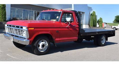 1975 Ford F350 engine