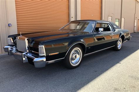 1975 Lincoln Continental photo