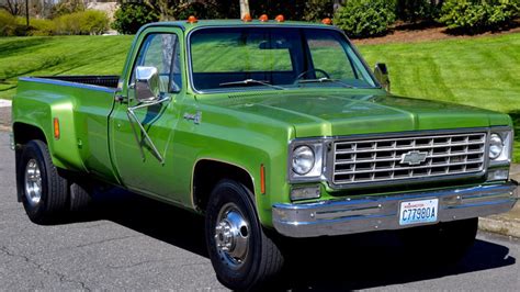 1976 Chevrolet C30 engine