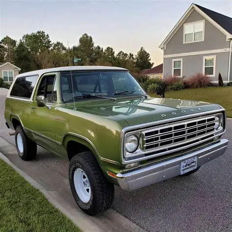 1976 Dodge Ram engine