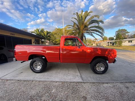 1976 Dodge W100 engine