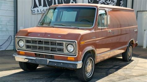 1976 Ford E150 photo