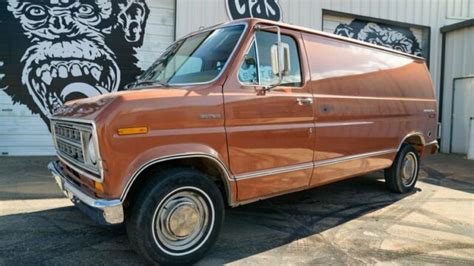 1976 Ford E150 photo