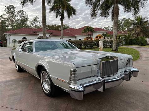 1976 Lincoln Mark iv photo