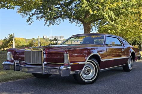 1976 Lincoln Mark iv photo