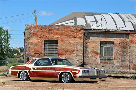 1976 Oldsmobile Cutlass photo