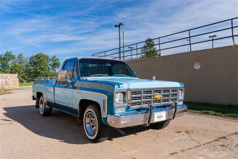 1977 Chevrolet C10 engine