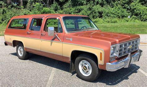 1977 Chevrolet Suburban engine