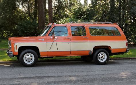 1977 Chevrolet Suburban photo