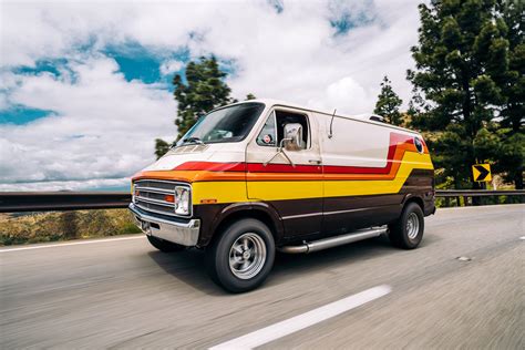 1977 Dodge B100 photo