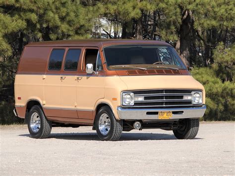 1977 Dodge B200 photo