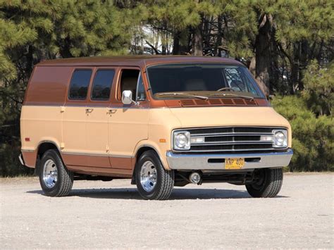 1977 Dodge B200 photo