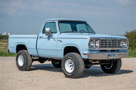 1977 Dodge Dodge truck photo