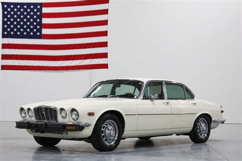 1977 Jaguar Xj6l engine