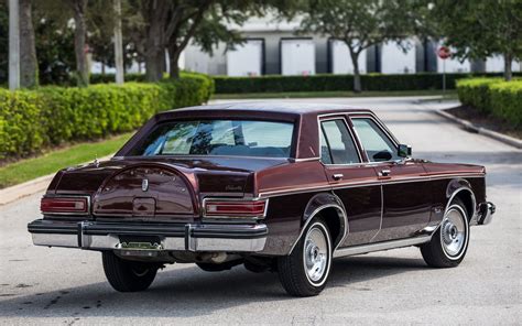 1977 Lincoln Versailles engine