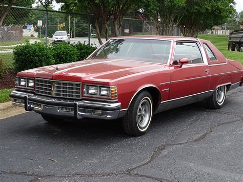 1977 Pontiac Bonneville photo