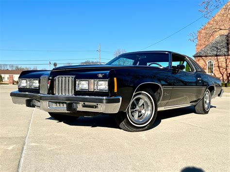 1977 Pontiac Grand prix photo