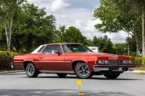 1977 Pontiac Grand prix photo