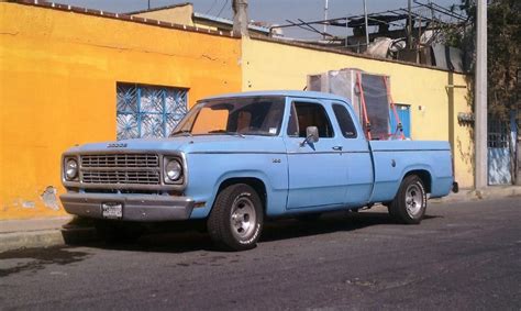 1978 Dodge D100 club cab engine