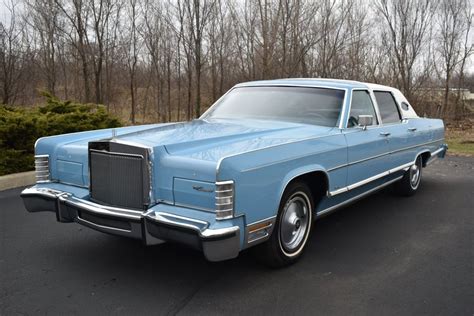 1978 Lincoln Town car photo