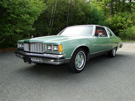 1978 Pontiac Bonneville engine