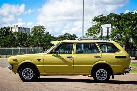 1978 Toyota Corona station wagon engine