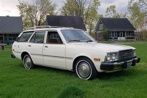 1978 Toyota Corona station wagon photo