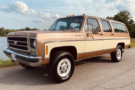 1979 Chevrolet Suburban photo