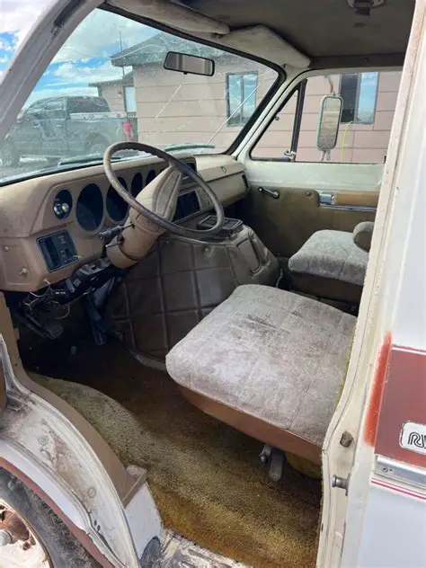 1979 Dodge B300 engine