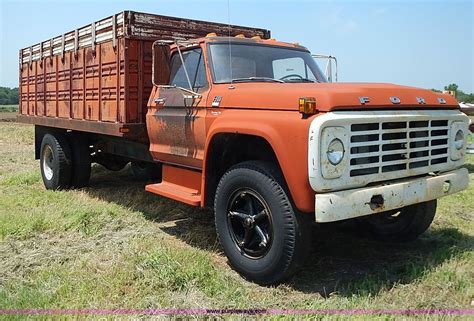 1979 Ford F700 photo