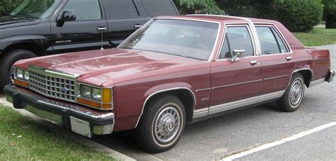 1980 Ford Crown victoria engine