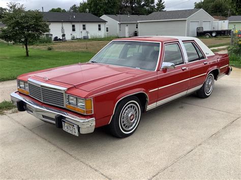 1980 Ford Crown victoria photo