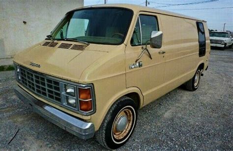 1981 Dodge B250 photo