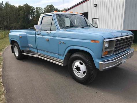 1981 Ford F350 engine