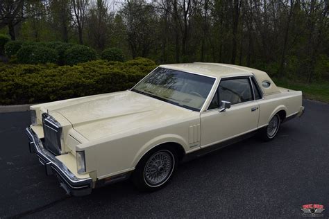 1981 Lincoln Continental engine