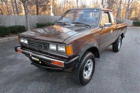 1981 Nissan Nissan truck photo