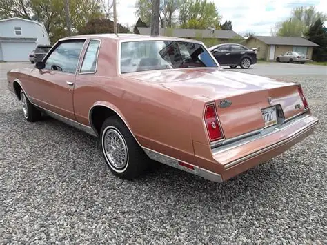 1982 Chevrolet Monte carlo photo