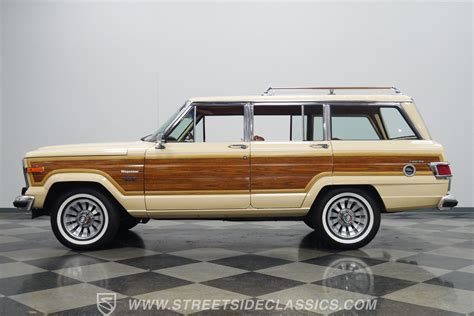 1982 Jeep Wagoneer photo