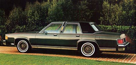 1982 Mercury Marquis photo