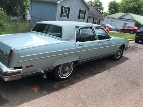 1982 Oldsmobile 98 photo