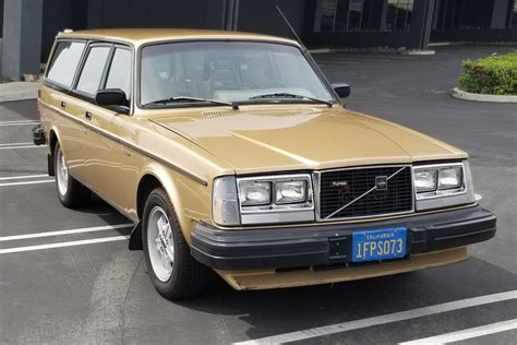 1982 Volvo 245 photo