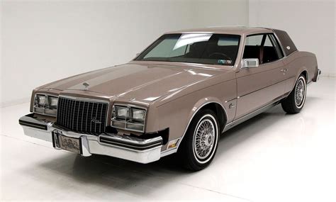 1983 Buick Riviera photo