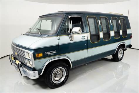 1983 Chevrolet G20 photo