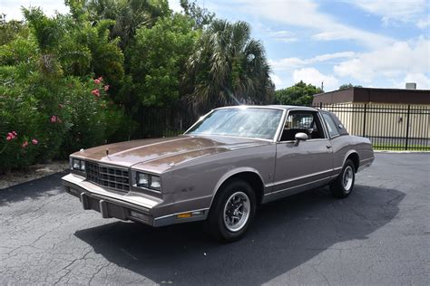 1983 Chevrolet Monte carlo photo