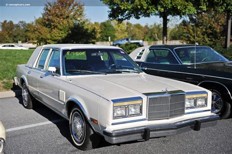 1983 Chrysler Fifth avenue photo