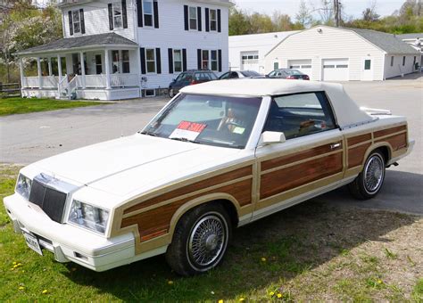 1983 Chrysler Town and country